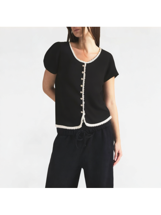 Lace-Edged Straight-Shoulder Short Sleeves